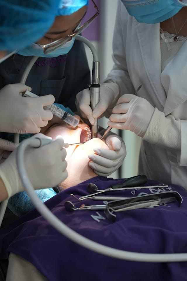 Read more about the article Is It Time to Remove Your Wisdom Teeth? Here’s How to Tell
